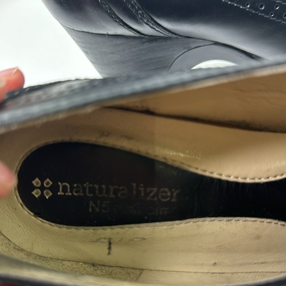 Naturalizer Black Leather ankle bootie shoe - Picture 9 of 11